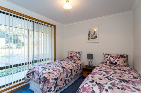 Acton Park Holiday Units - Taree Accommodation 5