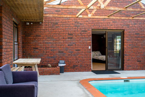 Acton Park Holiday Units - Taree Accommodation 18