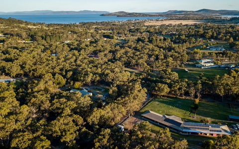 Acton Park Holiday Units - Taree Accommodation 0