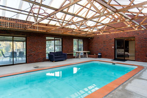 Acton Park Holiday Units - Taree Accommodation 13
