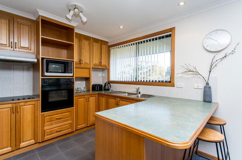 Acton Park Holiday Units - Taree Accommodation 9