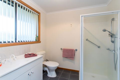 Acton Park Holiday Units - Taree Accommodation 6