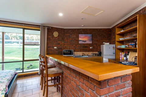 Acton Park Holiday Units - Taree Accommodation 16