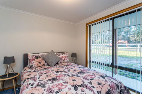 Acton Park Holiday Units - Taree Accommodation 4
