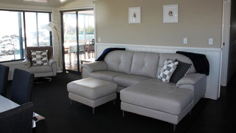 SEA EAGLE COTTAGE Amazing Views Of Bay Of Fires - Taree Accommodation 5