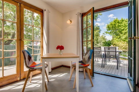Rosehaven Cottage - Taree Accommodation 1