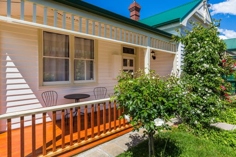 Rosehaven Cottage - Taree Accommodation 11