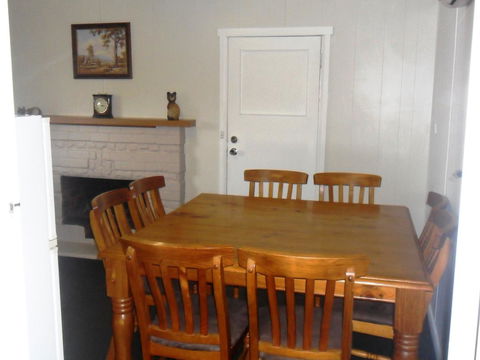 Maydena Chalet - Taree Accommodation 15