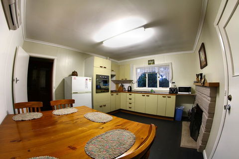 Maydena Chalet - Taree Accommodation 9