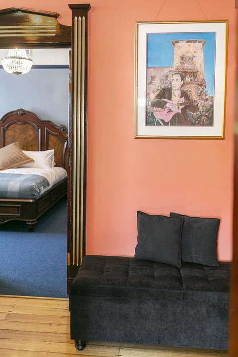 Insomnia On Elizabeth - Taree Accommodation 18