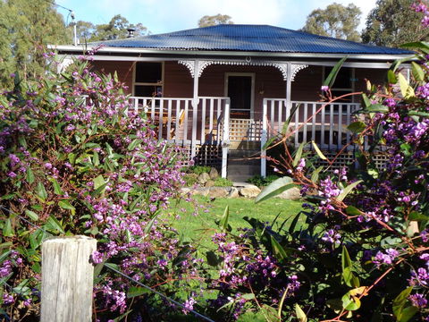 Post House Cottage - Taree Accommodation 0