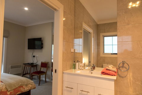 Mountain Blue Guest House - Taree Accommodation 13