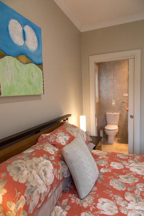 Mountain Blue Guest House - Taree Accommodation 12