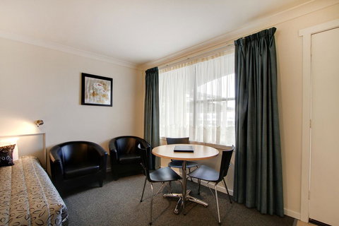 Tamar River Villas - Taree Accommodation 4