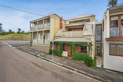 Newcastle Executive Homes - Oceanview Terrace - Taree Accommodation 3