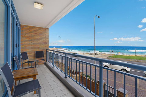 Newcastle Short Stay Apartments - Sandbar Newcastle Beach - Taree Accommodation 0