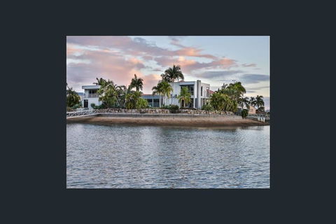 NewPort Dream Quiet Island - No Party - Taree Accommodation 0