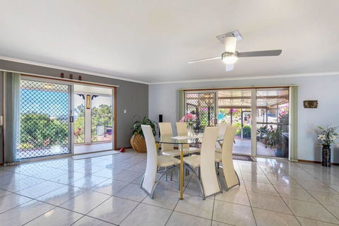 Ninderry Rise Retreat - Taree Accommodation 3