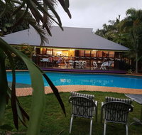 Oasis on Coochiemudlo - Taree Accommodation