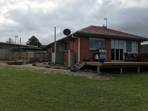 OCEAN BREEZE - Taree Accommodation 1