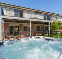 Ocean Breeze Retreat - with spa and space - Taree Accommodation