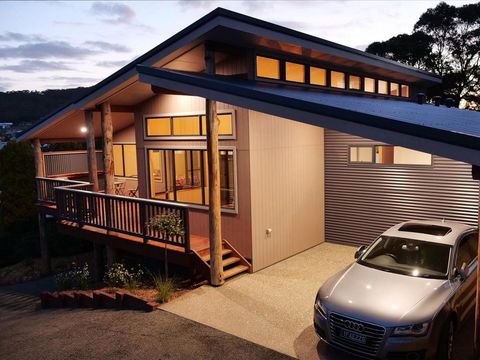 Ocean, Islands & Whales :) - Taree Accommodation 0