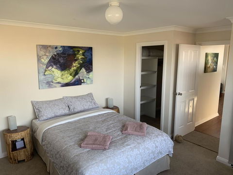 Ocean, Islands & Whales :) - Taree Accommodation 3