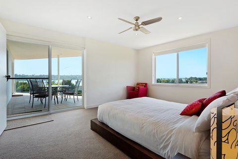 Oceanview Serenity - Taree Accommodation 2