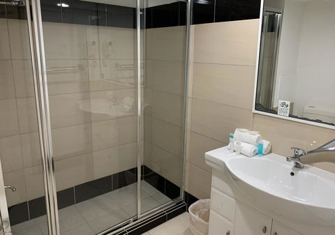 Outrigger Burleigh - Taree Accommodation 3
