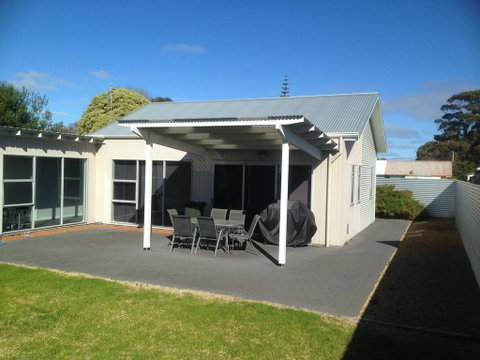 Parker Eco House - Taree Accommodation 2