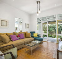 Paws Up Cottage - Taree Accommodation