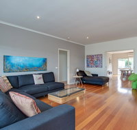 Paws Up Poolside - Taree Accommodation