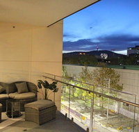 Perfectly Located Modern Apartment - Canberra CBD - Taree Accommodation
