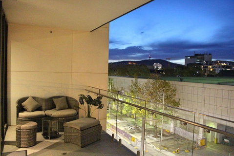 Perfectly Located Modern Apartment - Canberra CBD - Taree Accommodation 0