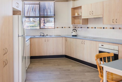 PERFECTLY POSITIONED BEACHFRONT APARTMENT-GREAT LOCATION WITH OCEAN VIEWS - Taree Accommodation 1