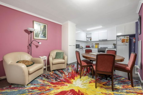 Pet Friendly Home - Pool & Parking - Tennis Court - Taree Accommodation 2
