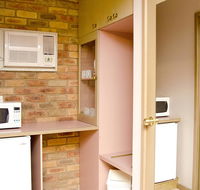 Pines Country Club Motor Inn - Taree Accommodation