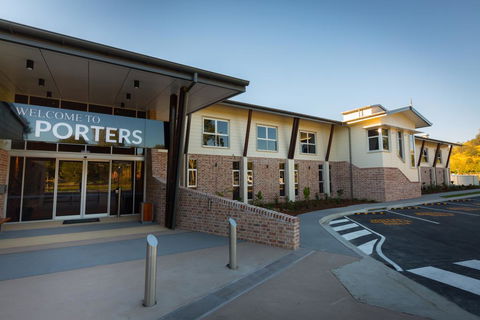 Porter's Plainland Hotel - Taree Accommodation 0
