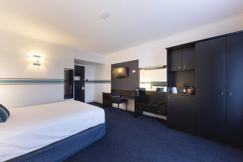 Ramada Diplomat Canberra - Taree Accommodation 2