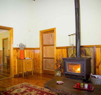Red Tractor Retreat - Taree Accommodation