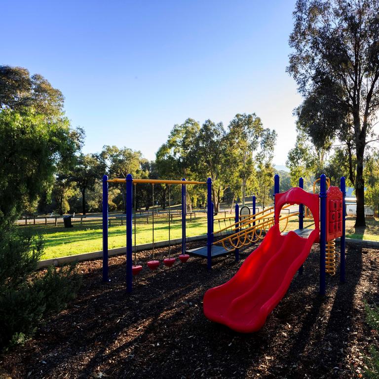 Rugby ACT Taree Accommodation