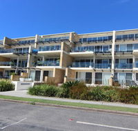 Regatta 3 - On The Lake- Little Street - Taree Accommodation