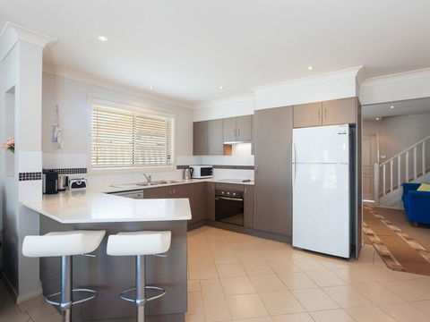 Relax At Pacific', 1/26 Pacific Avenue - Private Duplex With Enclosed Yard - Taree Accommodation 2