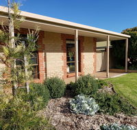 Relax on Ryan  Robe - Taree Accommodation