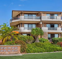 Renas Court Unit 1 - Little Street Lakefront - Taree Accommodation