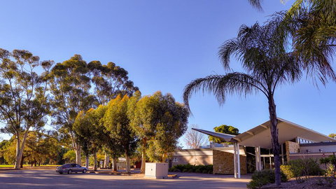 Renmark Country Club - Taree Accommodation 1