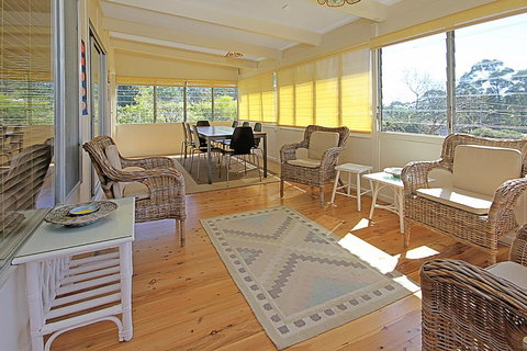 REST ASHORE At MOLLYMOOK - Taree Accommodation 1