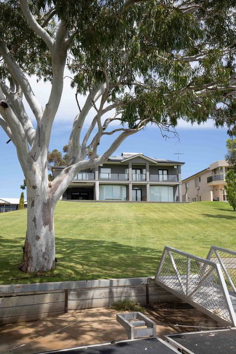 River Devine - Taree Accommodation 3