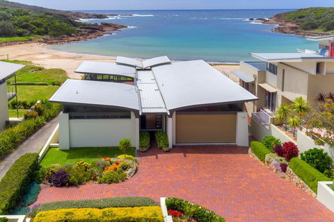 Sails On The Beachfront - Exclusive Seaside Home - Taree Accommodation 0