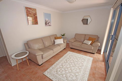 Santa Barbara - Taree Accommodation 1
